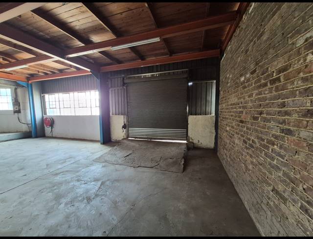 2,100M² WAREHOUSE TO LET IN HERIOTDALE